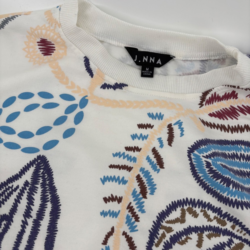 J.NNA Sweatshirt Womens Medium White Excellent Embroidered Botanical Eclectic‎